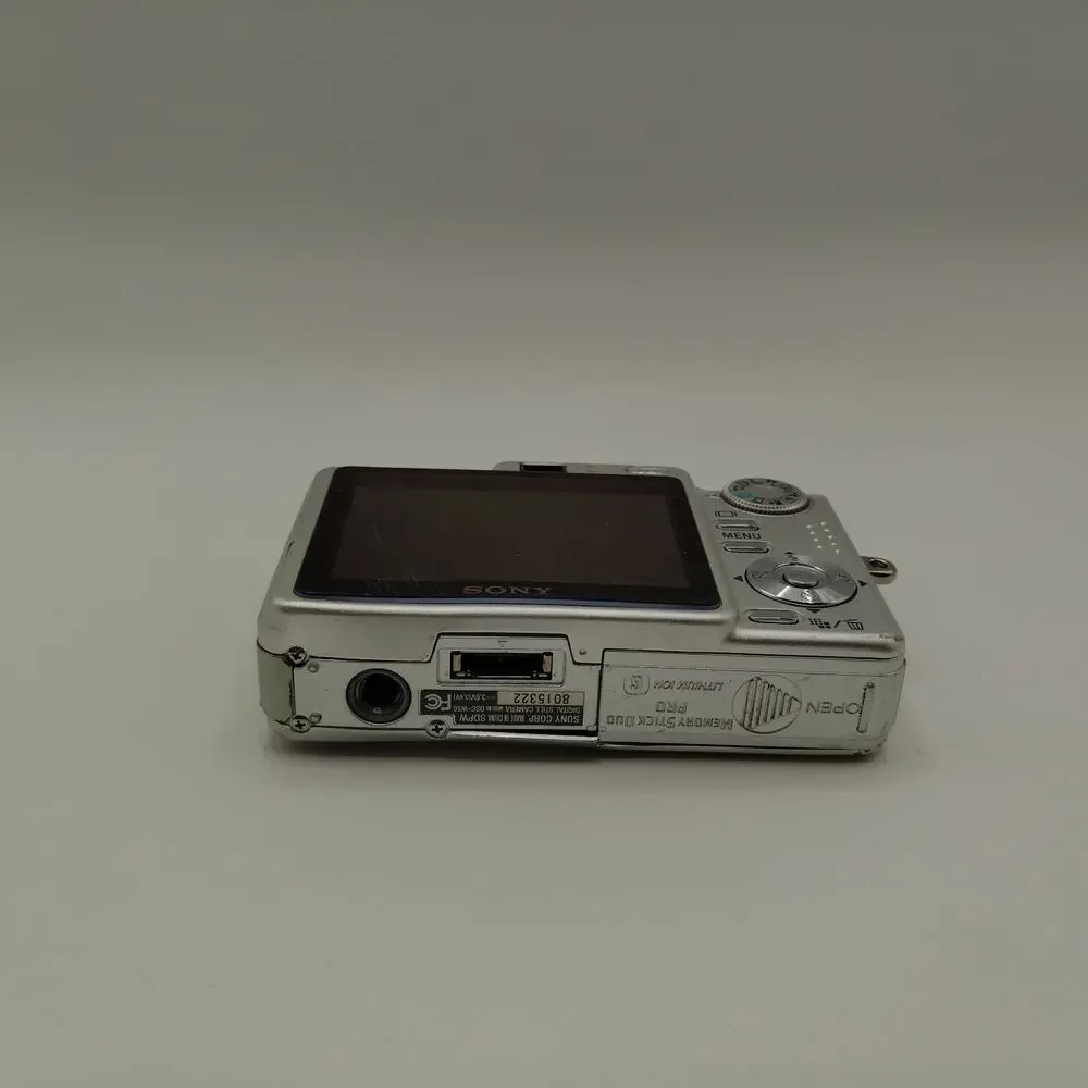 Sony Cyber-shot 6MP Digital Camera Bad Screen No Battery Parts
